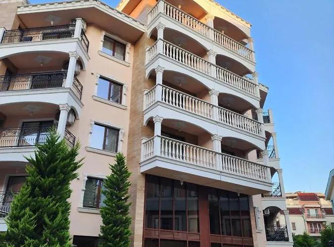 Valencia Gardens Lux 4 Per. *