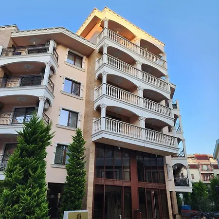 Valencia Gardens Lux 4 Per. *