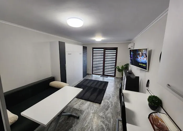 Valencia Gardens Lux 4 Per. Daire *